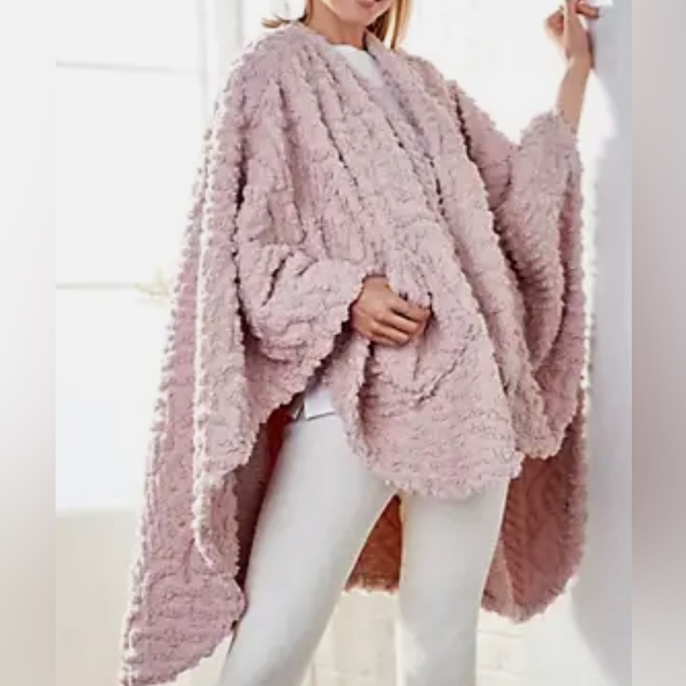 Berkshire wearable throw in blush.  One size.